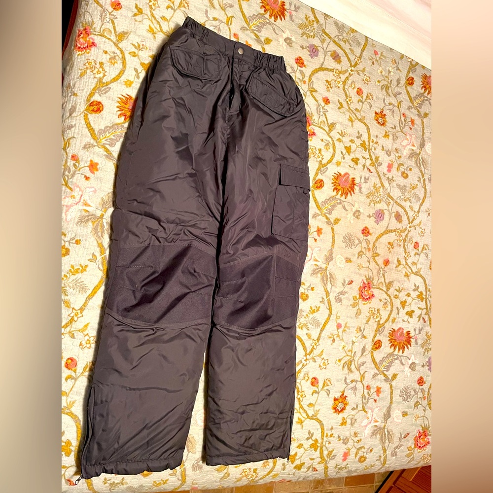 extreme Outfitters snow/Ski pants NWOT size boy 16/18 gray